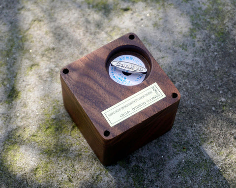 Square receiver music box