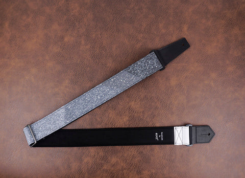 snow in mount guitar strap