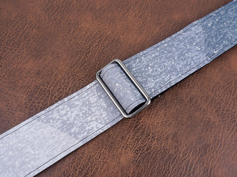 snow in mount guitar strap