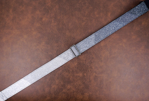 snow in mount guitar strap