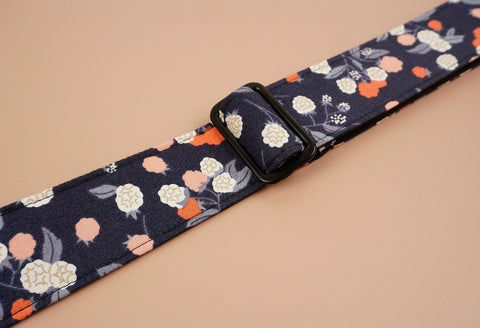 ukulele shoulder strap with raspberry flower printed-detail-2