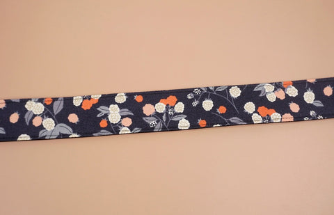 ukulele shoulder strap with raspberry flower printed-detail-3